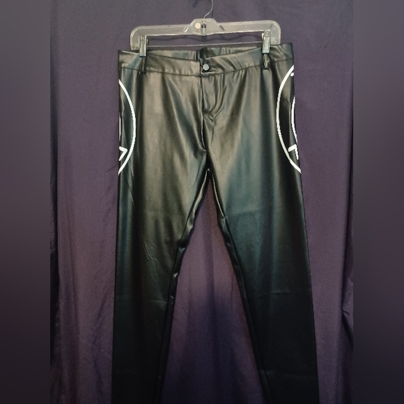 Fake Leather pentagram pants - Picture 2 of 6